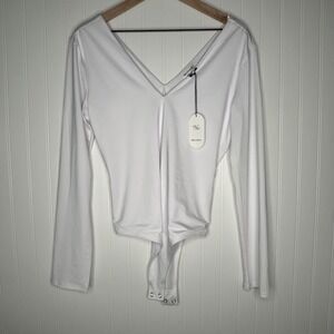 NWT Urban Social Womens Bodysuit XL White Long Sleeve V Neck Stretch